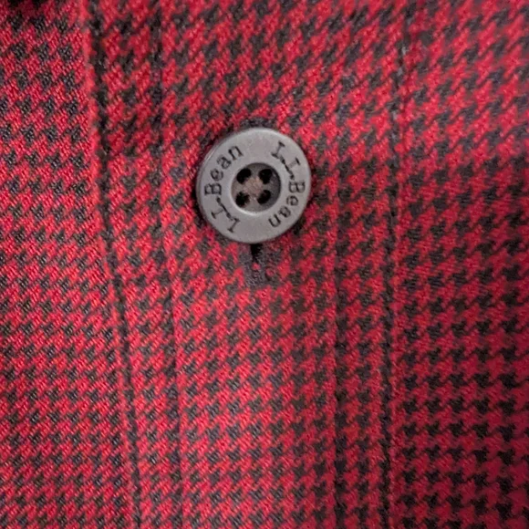 LL Bean Button-Down Shirt - Picture 4 of 5